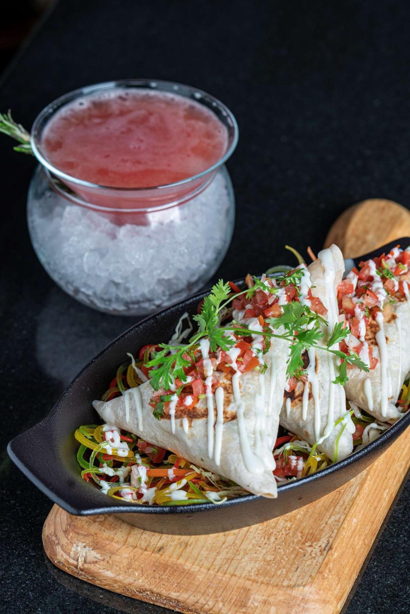 Radisson Blu Hotel & Resort, Сухар Екстер'єр фото A burrito