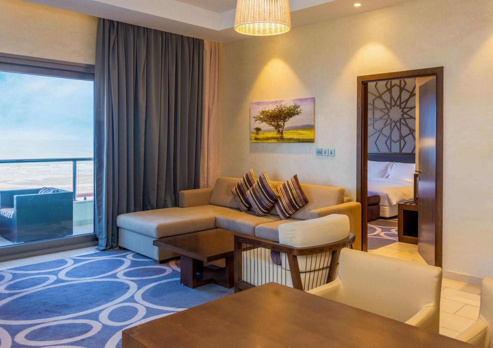 Radisson Blu Hotel & Resort, Сухар Екстер'єр фото A suite at the hotel