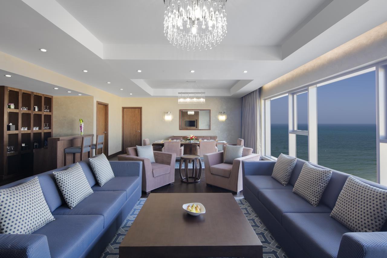 Radisson Blu Hotel & Resort, Сухар Екстер'єр фото Suite at the hotel
